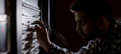 Servicio de mantenimiento y soporte técnico para sitios web y aplicaciones